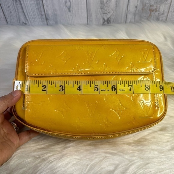 LOUIS VUITTON vernis beltbag / bumbag in mustard - Picture 15 of 17